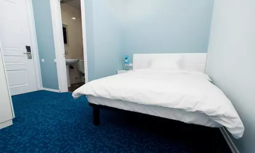 هتل پیاتزا فور کالرز باتومی